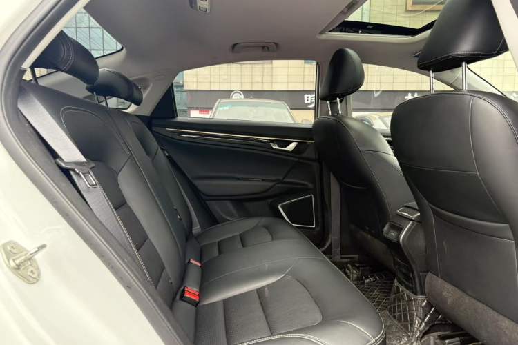 Used Geely Auto Emgrand GL 2020 1.4T CVT Luxury Model Interior 4
