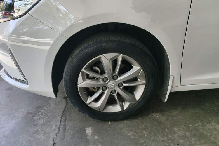Used Geely Auto Emgrand GL 2020 1.4T Manual Luxury Model Left Front Wheel Hub