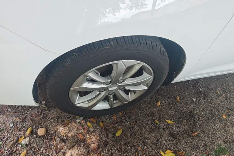 Used Geely Auto Emgrand GL 2020 1.4T CVT Luxury Model Left Front Wheel Hub