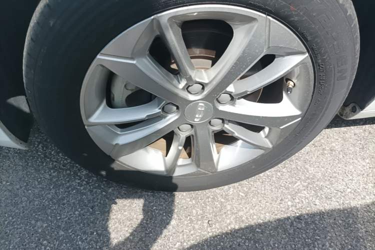 Used Geely Auto Emgrand GL 2020 1.4T CVT Luxury Model Left Front Wheel Hub