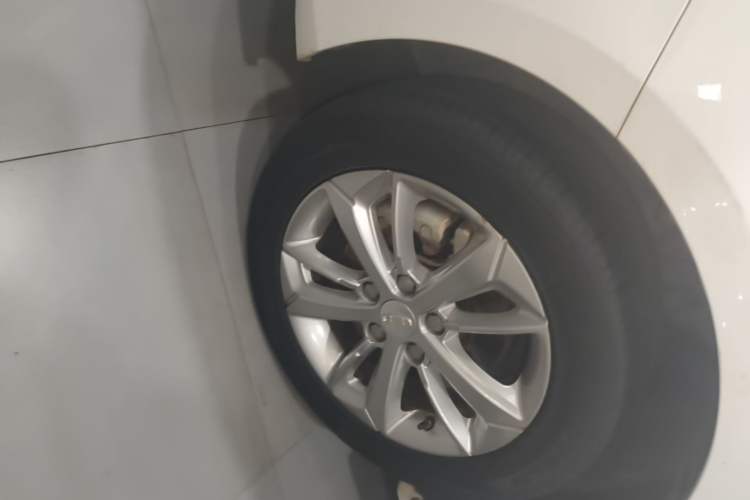 Used Geely Auto Emgrand GL 2020 1.4T CVT Luxury Model Left Front Wheel Hub