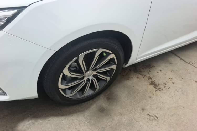 Used Geely Auto Emgrand GL 2020 1.5T DCT Luxury Model Left Front Wheel Hub