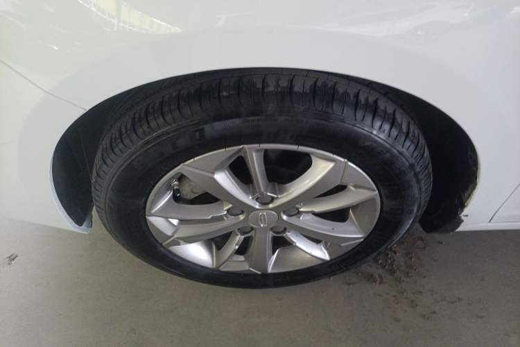 Used Geely Auto Emgrand GL 2020 1.4T CVT Luxury Model Left Front Wheel Hub