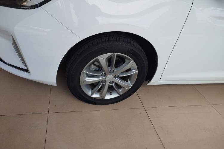 Used Geely Auto Emgrand GL 2020 1.4T CVT Luxury Model Left Front Wheel Hub