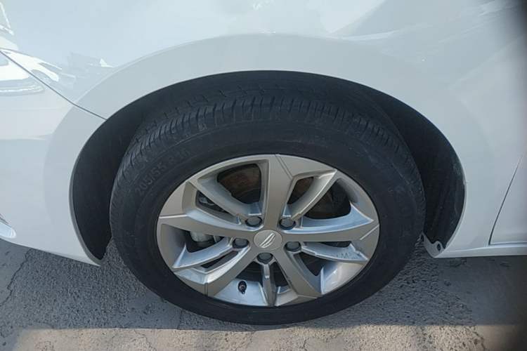 Used Geely Auto Emgrand GL 2020 1.4T CVT Luxury Model Left Front Wheel Hub
