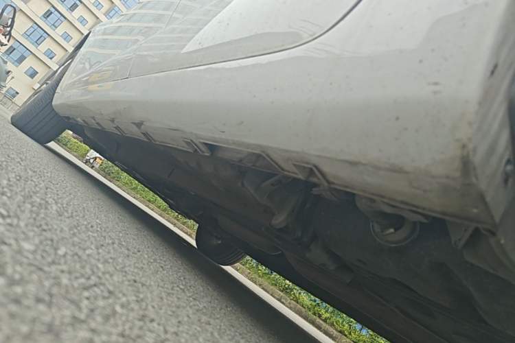 Used Geely Auto Emgrand GL 2020 1.4T CVT Luxury Model Left Side Sill