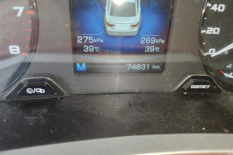 Used Geely Auto Emgrand GL 2020 1.4T Manual Luxury Model Odometer Close Up