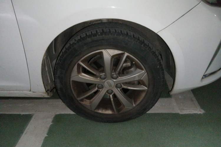 Used Geely Auto Emgrand GL 2020 1.4T Manual Luxury Model Right Front Wheel Hub
