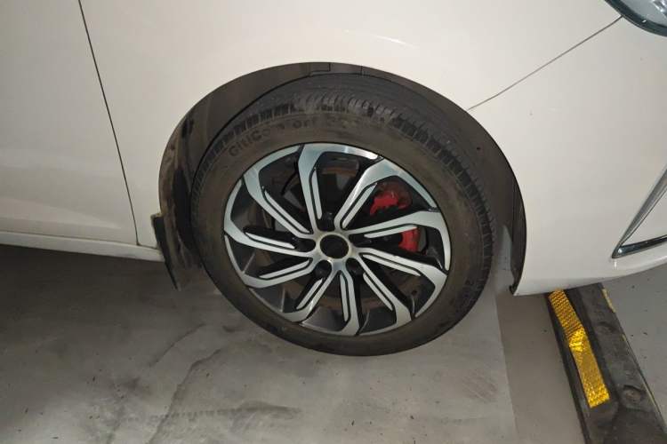 Used Geely Auto Emgrand GL 2020 1.4T CVT Luxury Model Right Front Wheel Hub