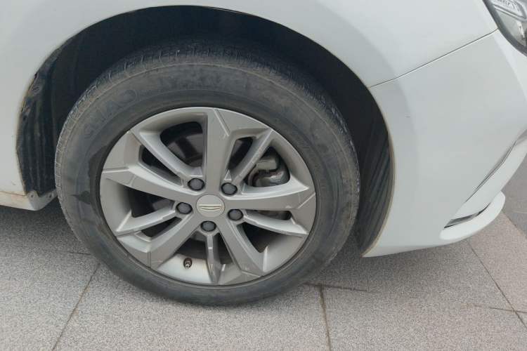 Used Geely Auto Emgrand GL 2020 1.4T Manual Luxury Model Right Front Wheel Hub