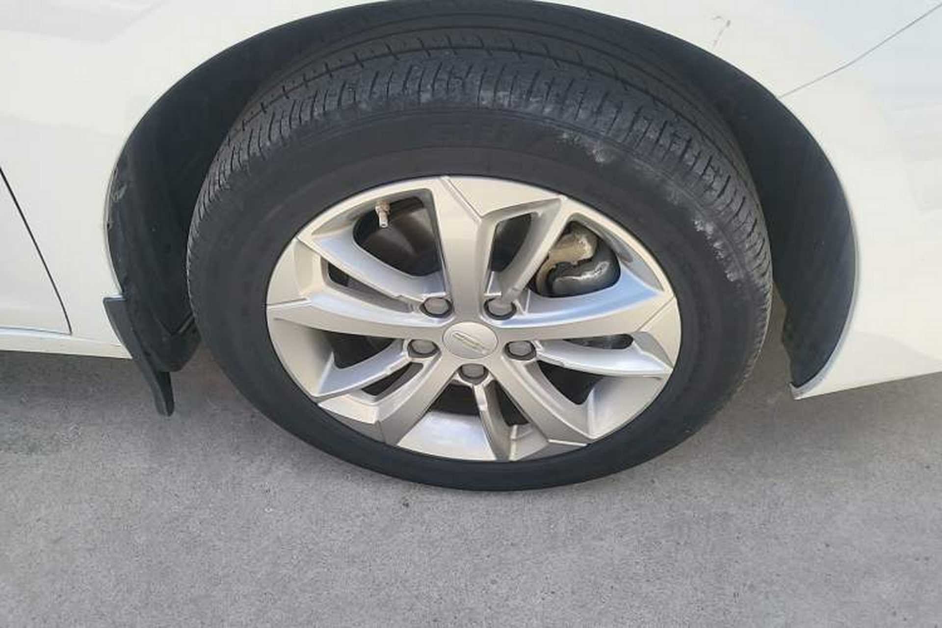 Used Geely Auto Emgrand GL 2020 1.4T CVT Luxury Model Right Front Wheel Hub