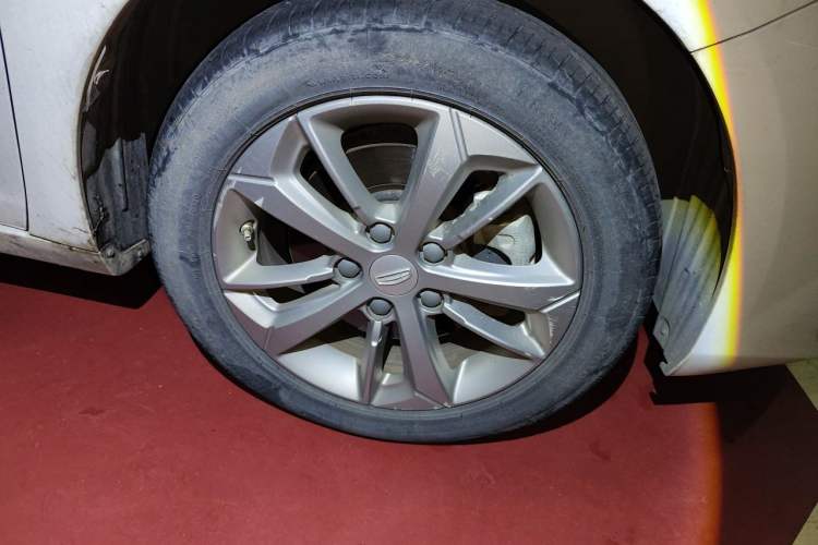 Used Geely Auto Emgrand GL 2020 1.4T CVT Luxury Model Right Front Wheel Hub