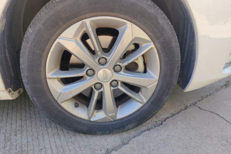 Used Geely Auto Emgrand GL 2020 1.4T CVT Luxury Model Right Front Wheel Hub