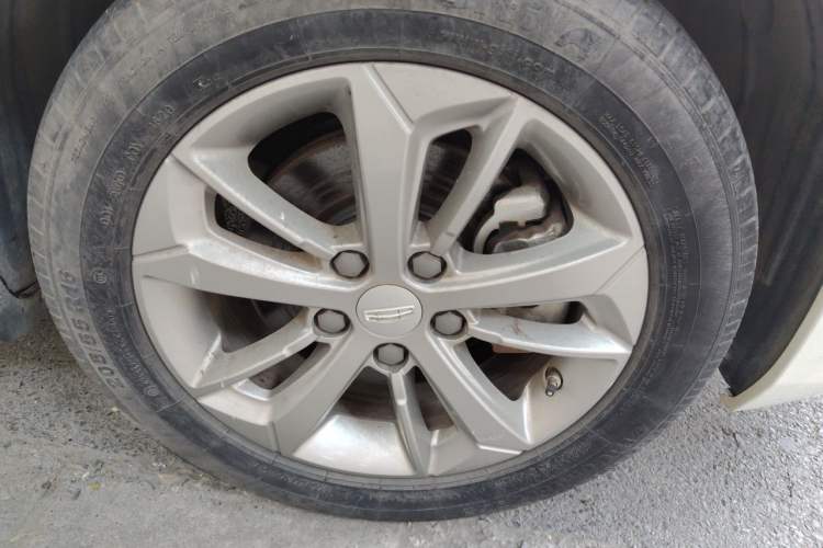 Used Geely Auto Emgrand GL 2020 1.4T CVT Luxury Model Right Front Wheel Hub
