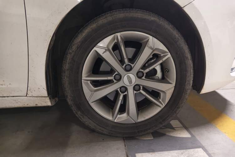 Used Geely Auto Emgrand GL 2020 1.4T CVT Luxury Model Right Front Wheel Hub