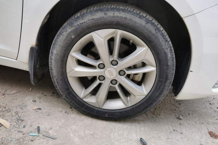 Used Geely Auto Emgrand GL 2020 1.4T Manual Asian Games Edition Right Front Wheel Hub
