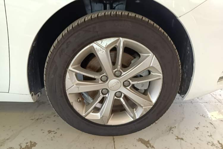 Used Geely Auto Emgrand GL 2020 1.4T CVT Luxury Model Right Front Wheel Hub