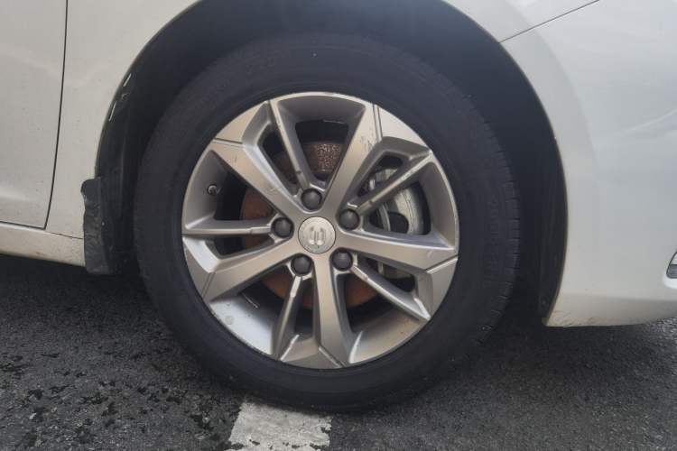 Used Geely Auto Emgrand GL 2020 1.4T CVT Luxury Model Right Front Wheel Hub