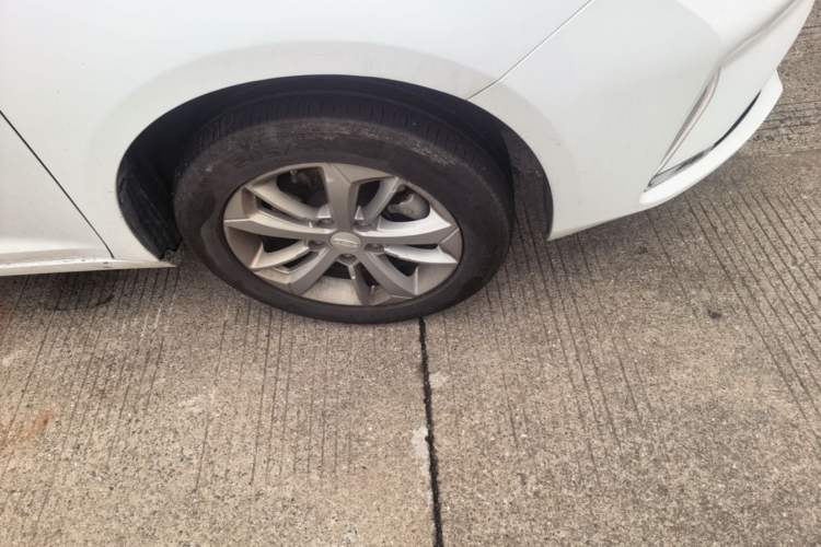 Used Geely Auto Emgrand GL 2020 1.4T CVT Luxury Model Right Front Wheel Hub