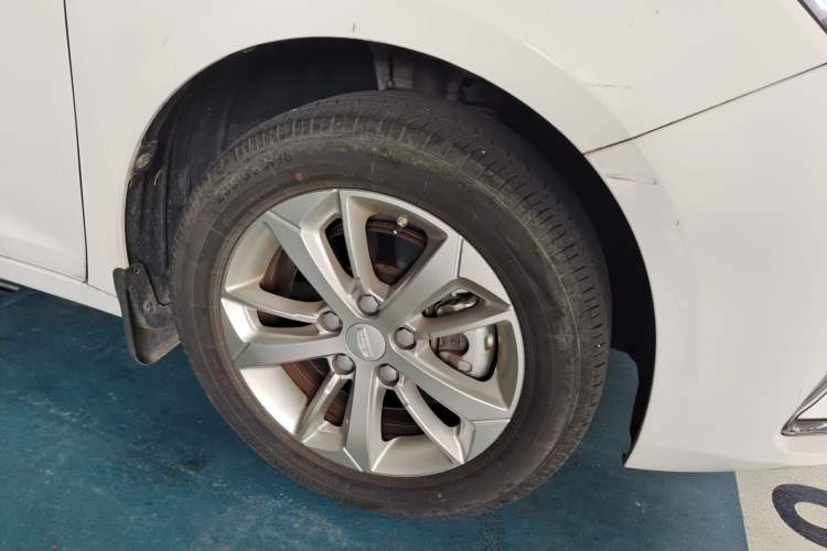 Used Geely Auto Emgrand GL 2020 1.4T Manual Asian Games Edition Right Front Wheel Hub