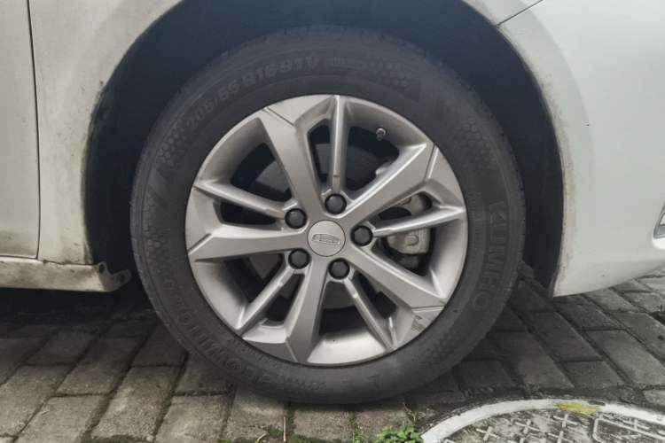 Used Geely Auto Emgrand GL 2020 1.4T CVT Luxury Model Right Front Wheel Hub