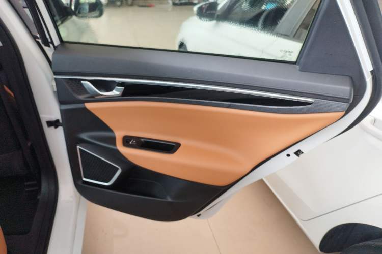 Used Geely Auto Emgrand GL 2020 1.4T CVT Luxury Model Right Rear Door Interior