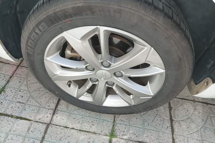 Used Geely Auto Emgrand GL 2020 1.4T CVT Luxury Model Right Rear Wheel Hub