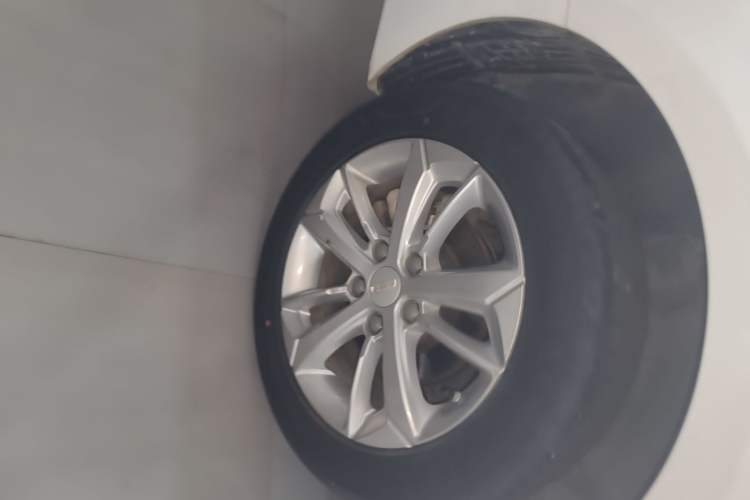 Used Geely Auto Emgrand GL 2020 1.4T CVT Luxury Model Right Rear Wheel Hub