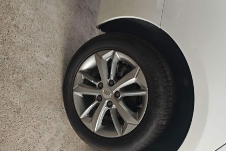 Used Geely Auto Emgrand GL 2020 1.4T CVT Luxury Model Right Rear Wheel Hub
