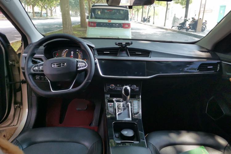 Used Geely Auto Emgrand GL 2020 1.4T CVT Luxury Model Center Console
