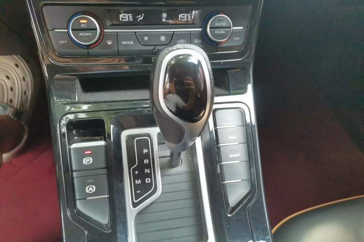 Used Geely Auto Emgrand GL 2020 1.4T CVT Luxury Model Gear Lever
