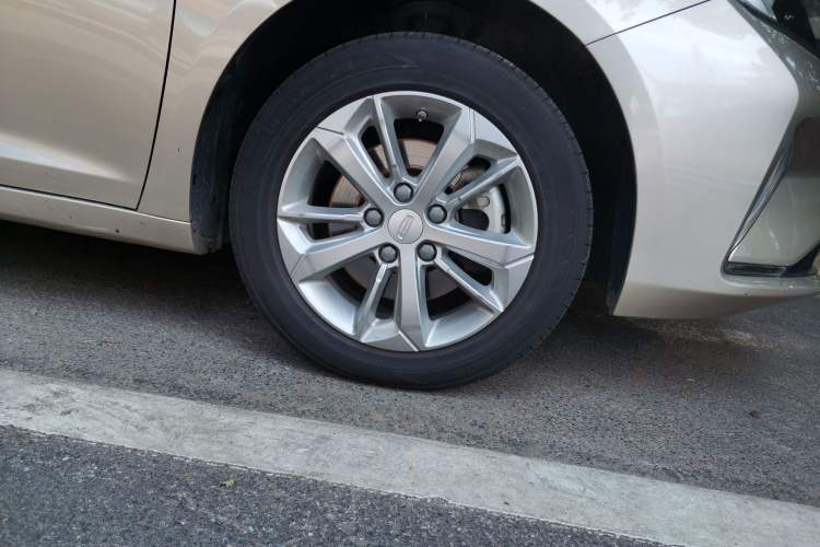 Used Geely Auto Emgrand GL 2020 1.4T CVT Luxury Model Right Front Wheel Hub