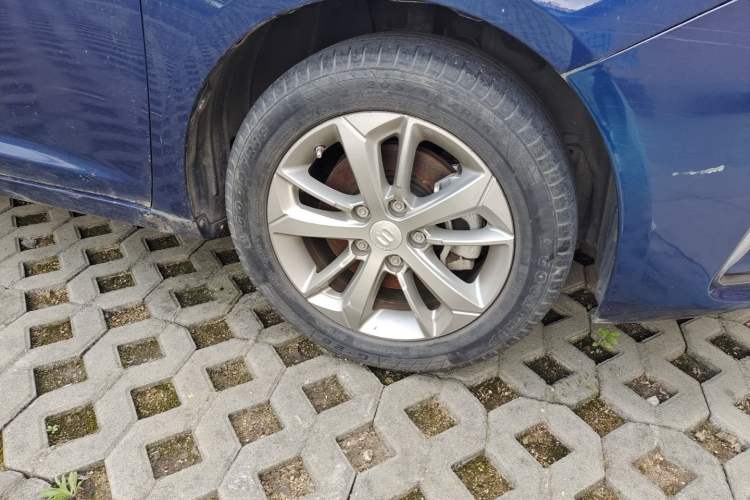 Used Geely Auto Emgrand GL 2021 UP 1.4T CVT Leading Edition Right Front Wheel Hub