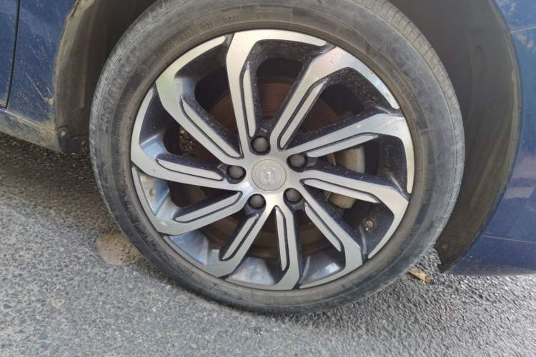 Used Geely Auto Emgrand GL 2021 UP 1.4T CVT Luxury Edition Right Front Wheel Hub