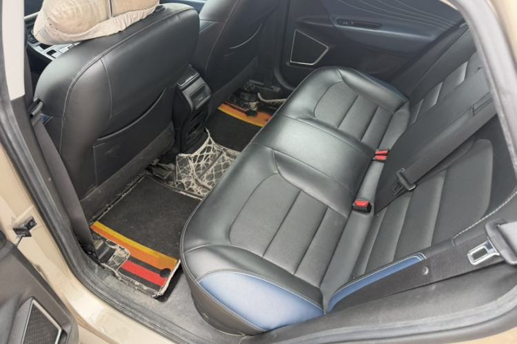 Used Geely Auto Emgrand GL 2021 UP 1.4T CVT Luxury Edition Exterior 6