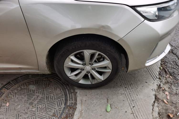 Used Geely Auto Emgrand GL 2021 UP 1.4T CVT Leading Edition Right Front Wheel Hub