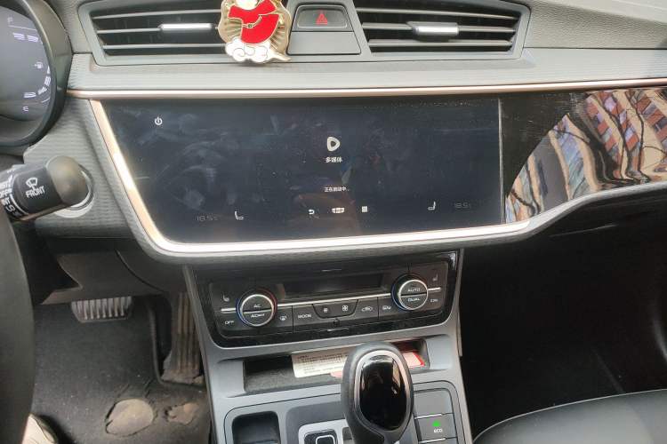 Used Geely Auto Emgrand GL 2021 UP 1.4T CVT Flagship Model Audio And AC Panel