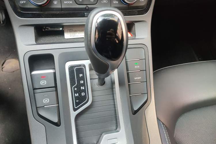 Used Geely Auto Emgrand GL 2021 UP 1.4T CVT Flagship Model Gear Lever