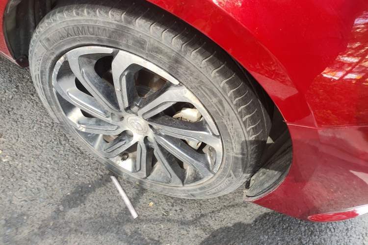 Used Geely Auto Emgrand GL 2021 UP 1.4T CVT Flagship Model Right Front Wheel Hub