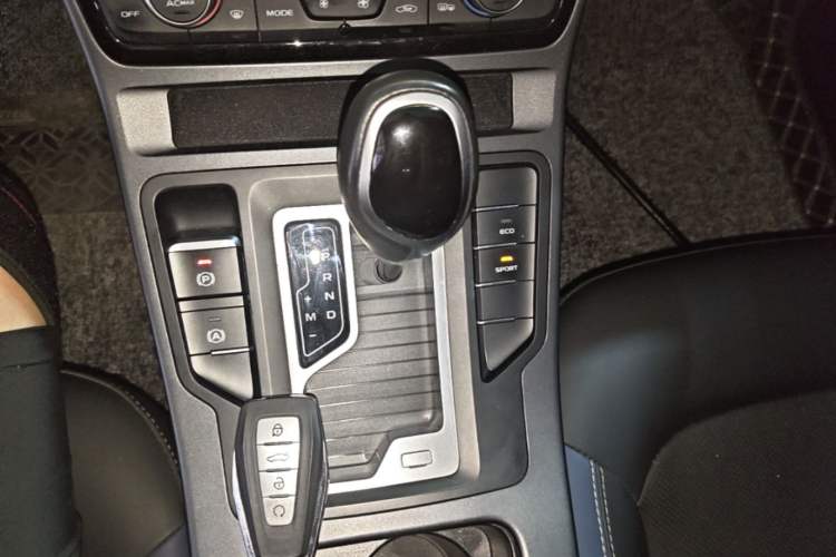 Used Geely Auto Emgrand GL 2021 UP 1.4T CVT Luxury Edition Gear Lever