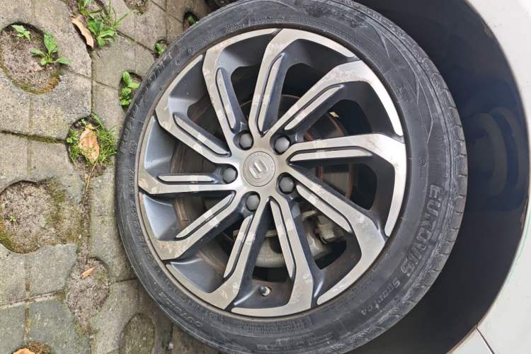 Used Geely Auto Emgrand GL 2021 UP 1.4T CVT Luxury Edition Exterior 1