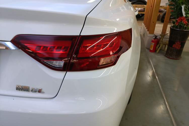 Used Geely Auto Emgrand GL 2021 UP 1.4T CVT Leading Edition Exterior 2