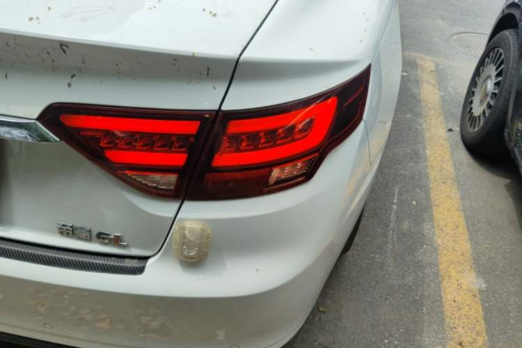 Used Geely Auto Emgrand GL 2021 UP 1.4T CVT Luxury Edition Exterior 3