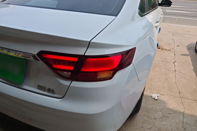 Used Geely Auto Emgrand GL 2021 UP 1.4T CVT Luxury Edition Exterior 3