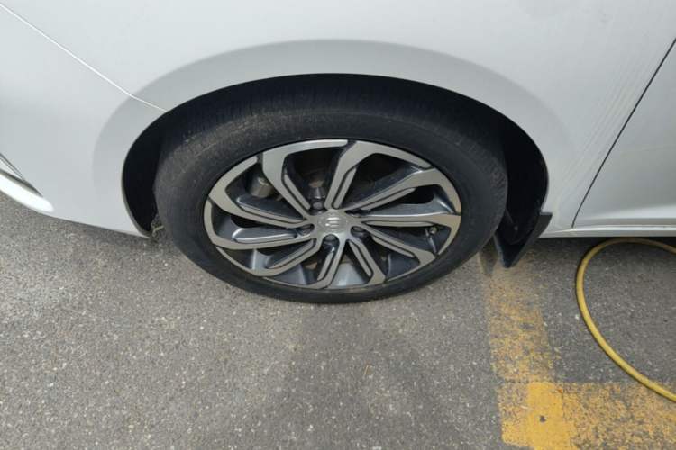 Used Geely Auto Emgrand GL 2021 UP 1.4T CVT Luxury Edition Exterior 4