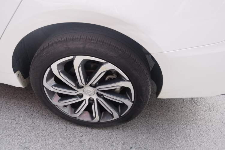 Used Geely Auto Emgrand GL 2021 UP 1.4T CVT Luxury Edition Exterior 5