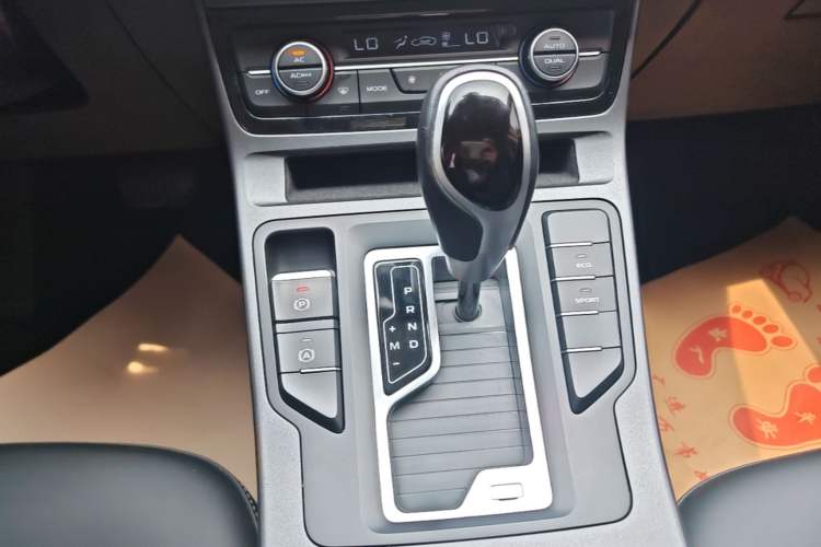 Used Geely Auto Emgrand GL 2021 UP 1.4T CVT Luxury Edition Gear Lever