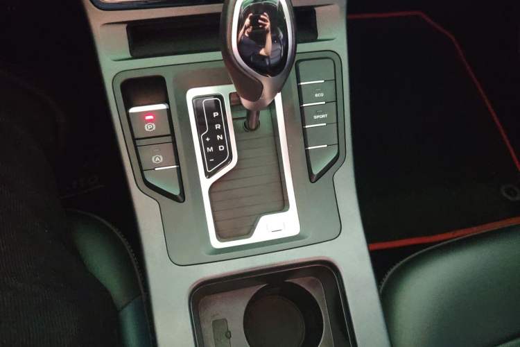 Used Geely Auto Emgrand GL 2021 UP 1.4T CVT Luxury Edition Gear Lever