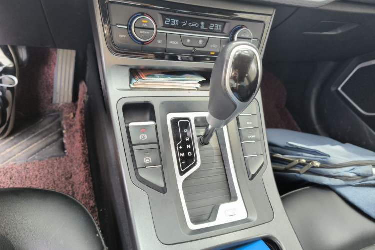 Used Geely Auto Emgrand GL 2021 UP 1.4T CVT Leading Edition Gear Lever