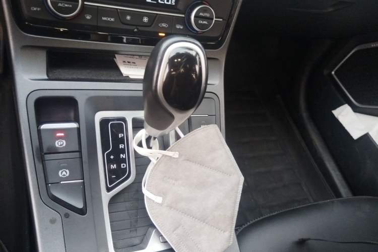 Used Geely Auto Emgrand GL 2021 UP 1.4T CVT Luxury Edition Gear Lever